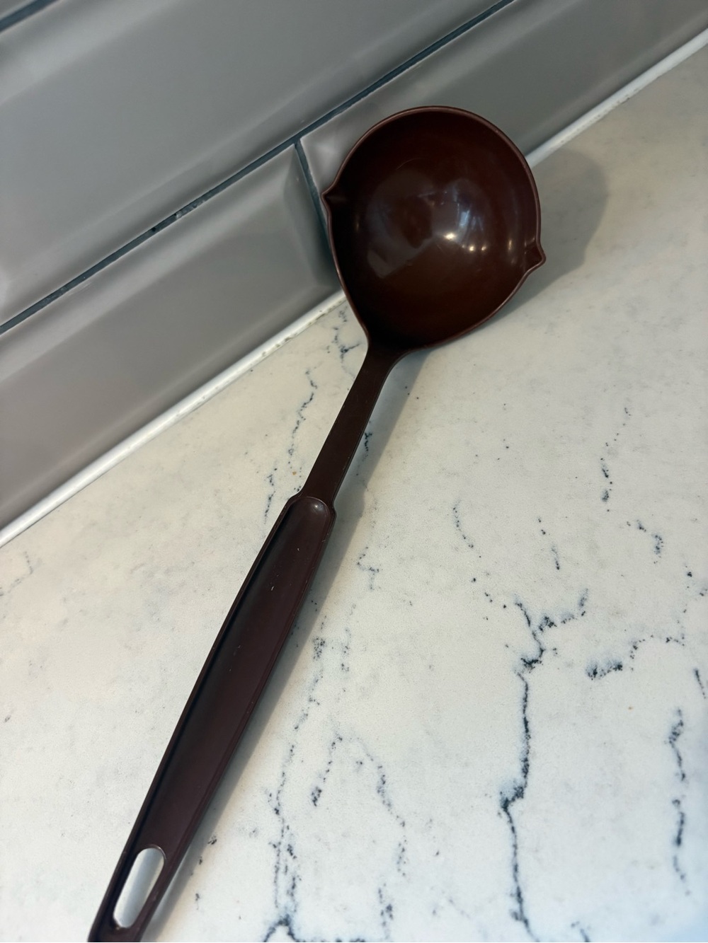 Ekco Vintage USA Nylon Soup Sauce Ladle Brown Plastic Double Spout 11"